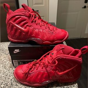 Nike Gym Red Foamposite Size 7